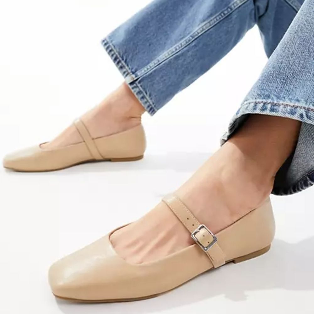 BRAND NEW  MARC MARY JANE CHUNKY LOW  HEEL ROUND TOE ANKLE STRAP FLATS